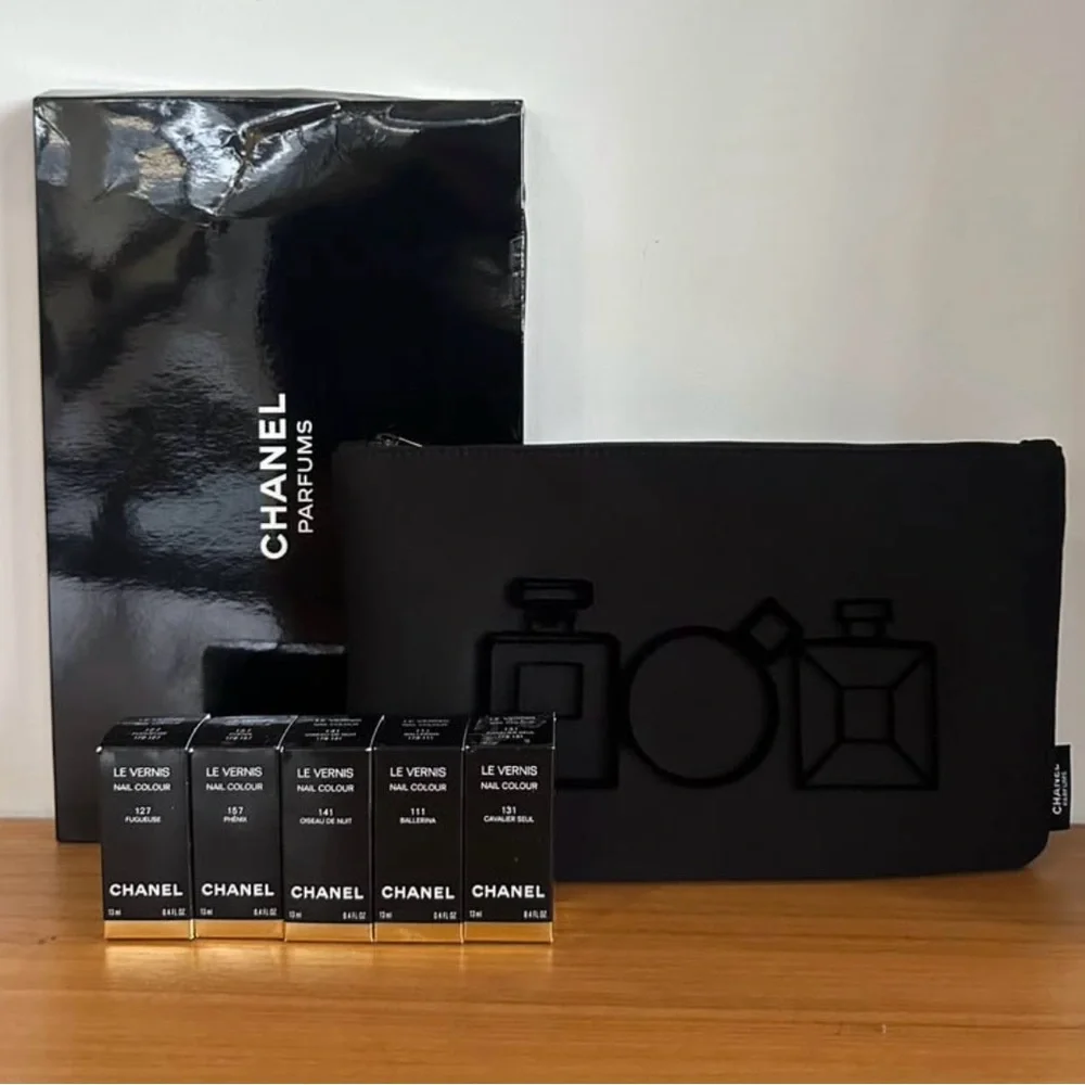 CHANEL Pouch & Vernis Set - Picture 1 of 5